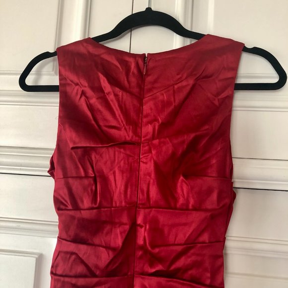 *NWT* Vibrant Red Ruched Sleeveless Fitted Dress - Made in Canada - Size XXS - Picture 4 of 16